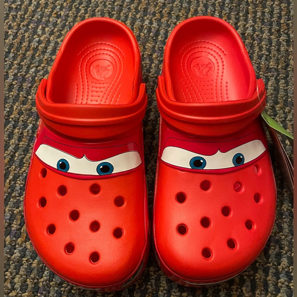 Lightning McQueen crocs women’s size 8/men’s size 6
